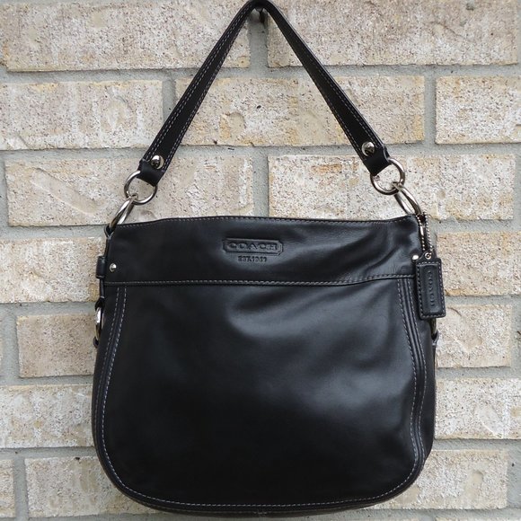 Coach leather Zoe hobo shoulder / handbag. - Picture 1 of 16